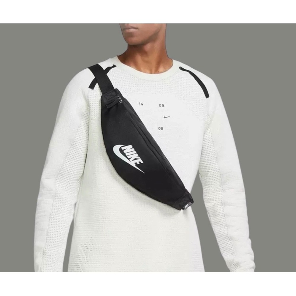 Nike Heritage crossbody Black White Swoosh Fanny Pack Bag Travel athletic